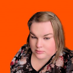Headshot of Roisin Sheppard